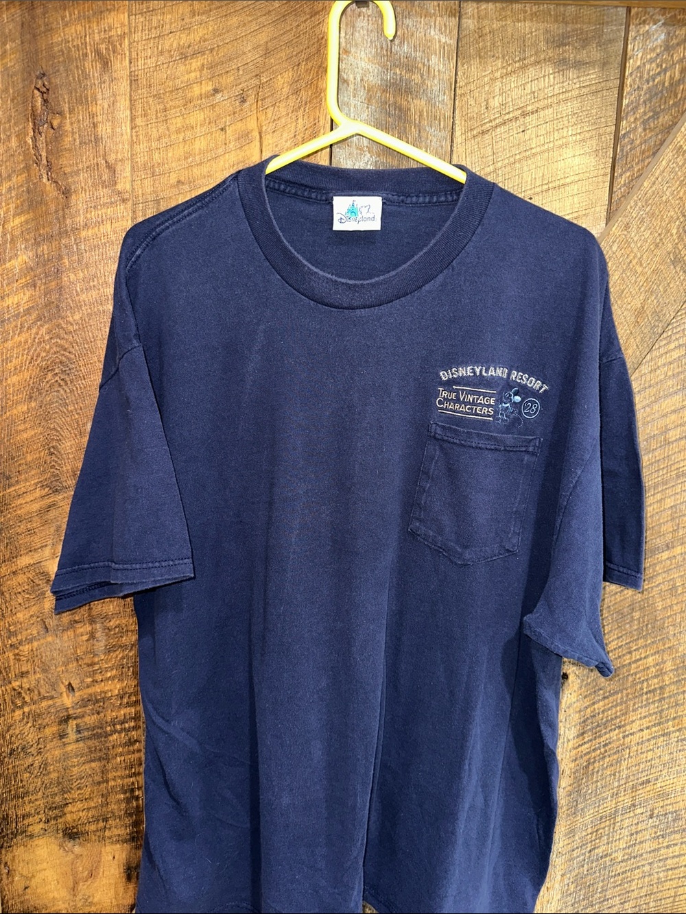 Vintage Disneyland Resort "True Vintage Characters" pocket t-shirt G39